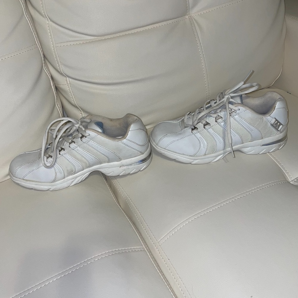 LA Gear Sneakers (Women’s Size 8.5) - Picture 4 of 9